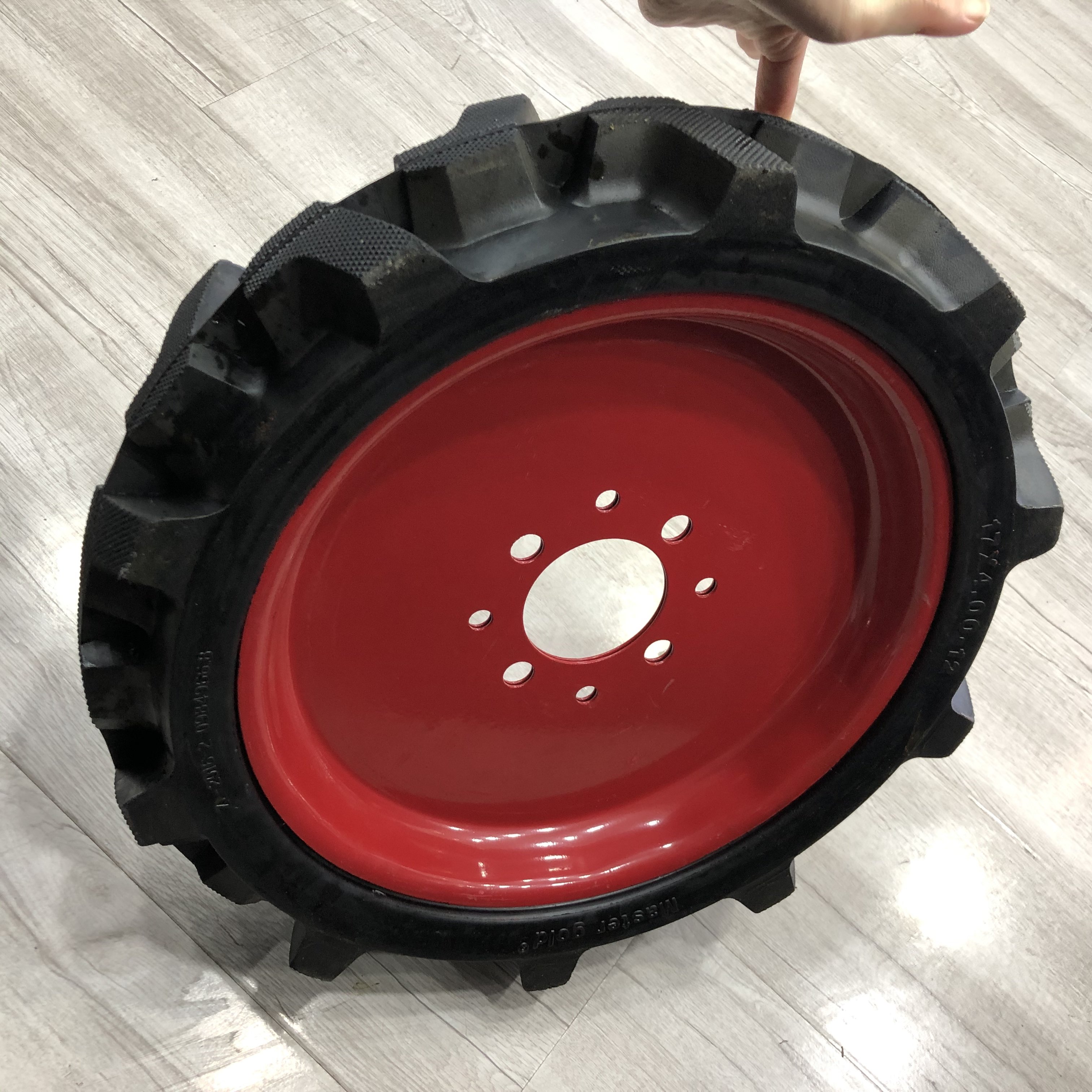 Heavy Load Wheel 17x4.00-12 Solid Rubber Tractor Agriculture Wheel 4.00-12