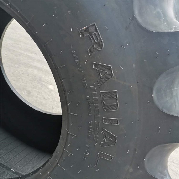 Radial Agricultural Tyre 800/65R32(30.5LR32) Farm Tyre