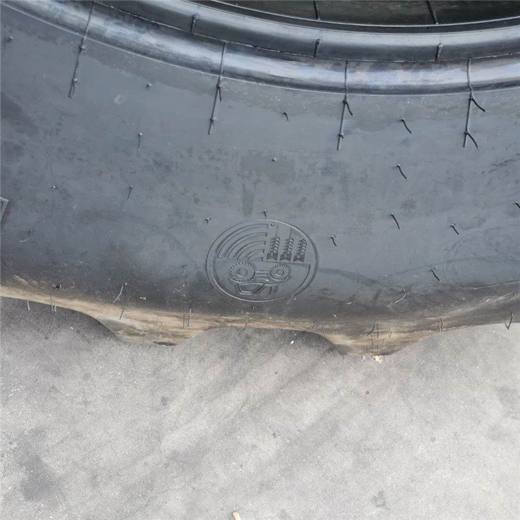 Radial Agricultural Tyre 800/65R32(30.5LR32) Farm Tyre