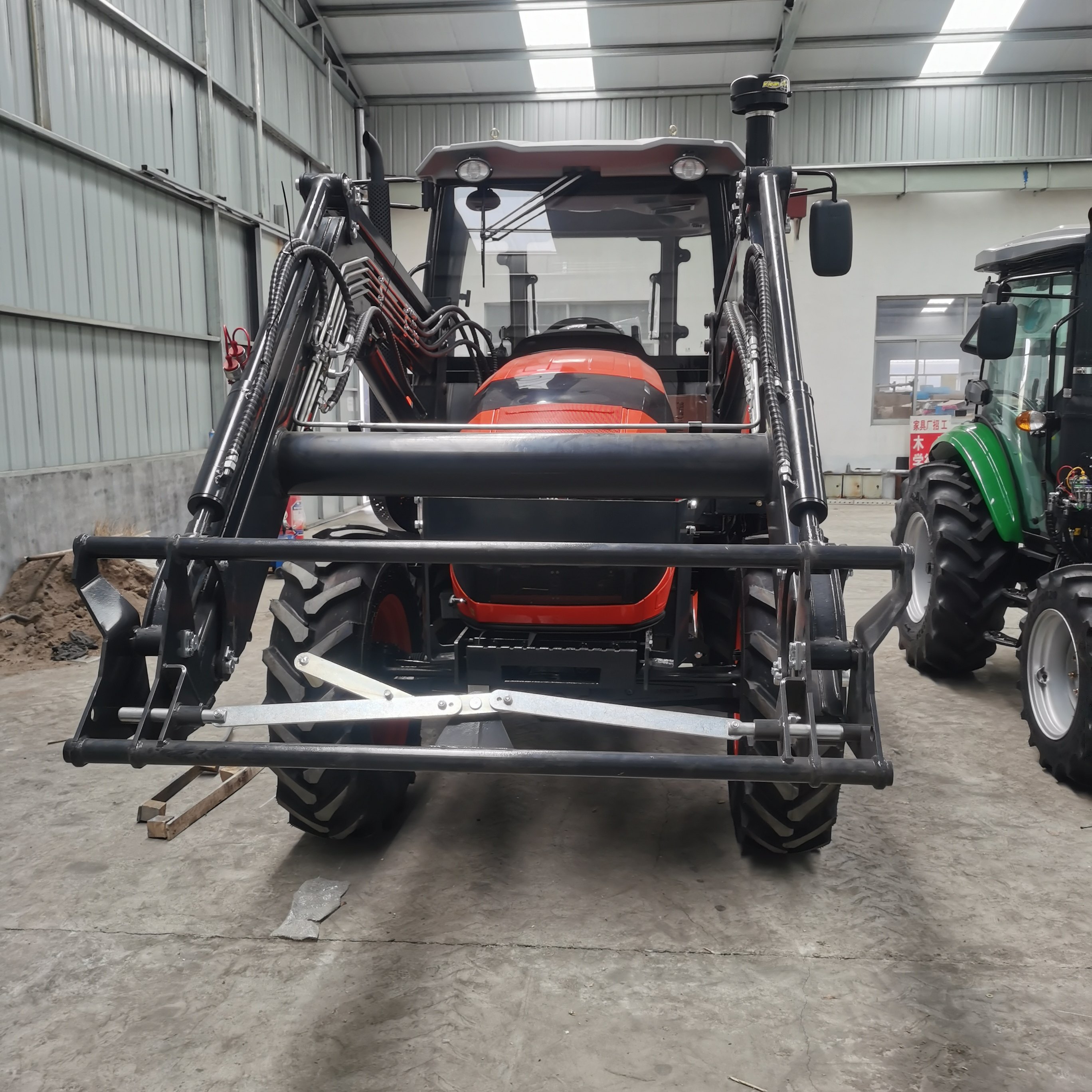 70HP 80HP 90HP 100HP Four Wheel Drive Small Agricultural Farm Tractor with Front Loader for Sale