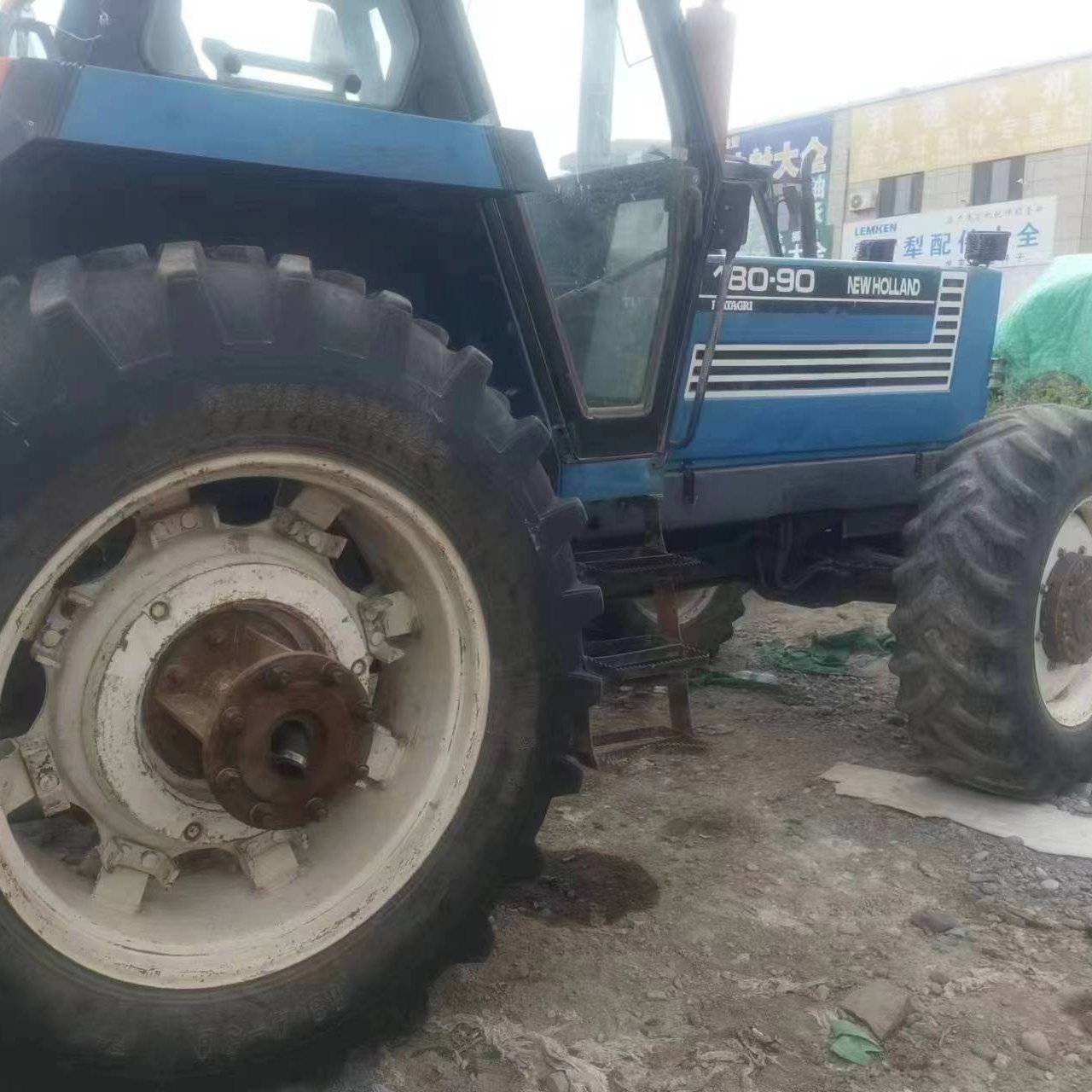 Used Tractor N H Fiat 110-90 130-90 160-90 180-90 Farm Orchard Compact Tractor Agricultural Machinery 6 Cylinders