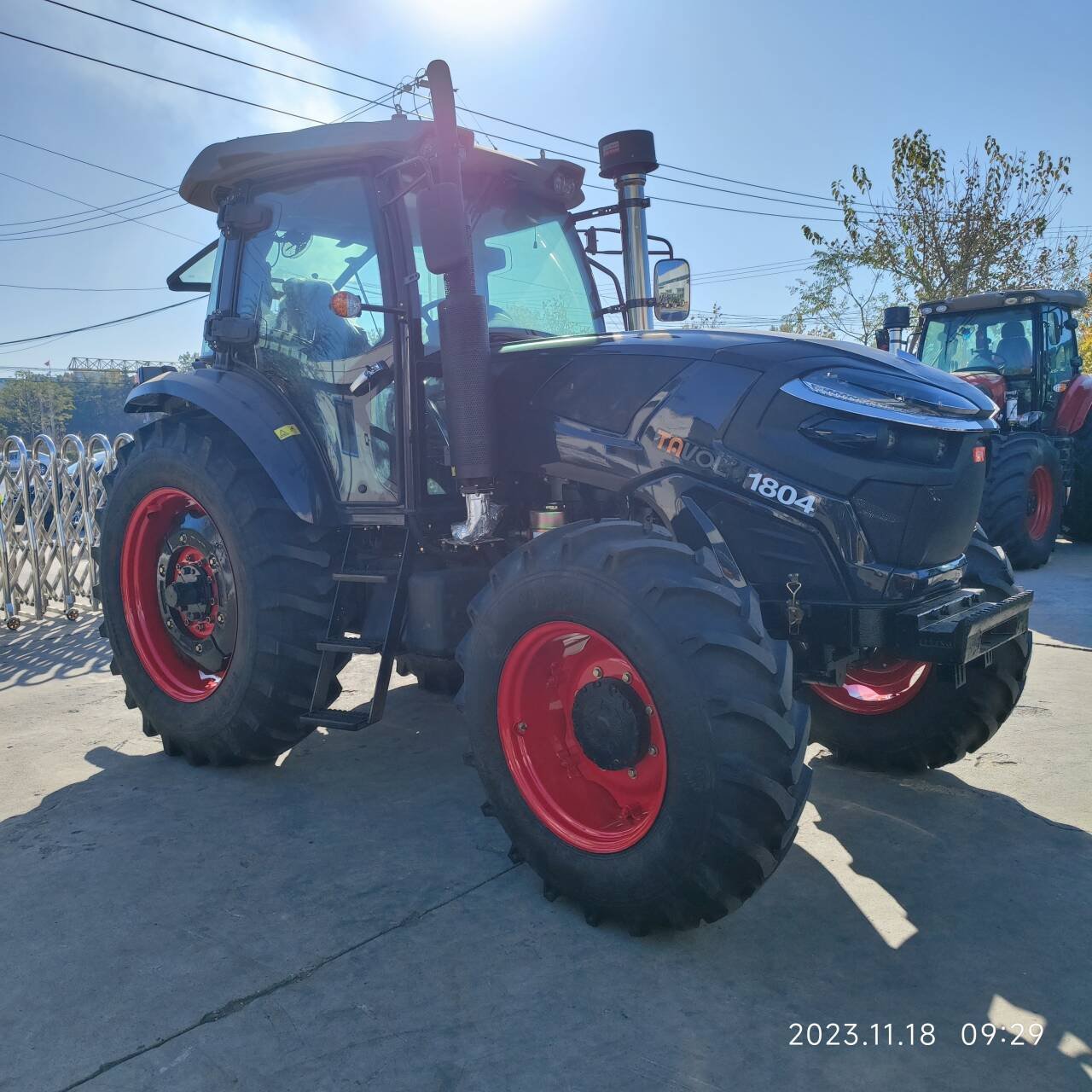 Multifunctional Agricultural Equipment Farm 160 hp 180 hp 4WD Tracteur Agricole With Long Service Life