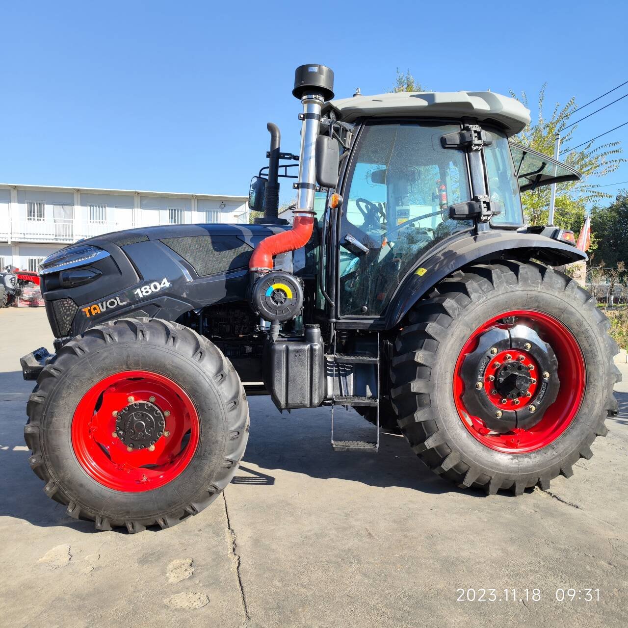 Multifunctional Agricultural Equipment Farm 160 hp 180 hp 4WD Tracteur Agricole With Long Service Life