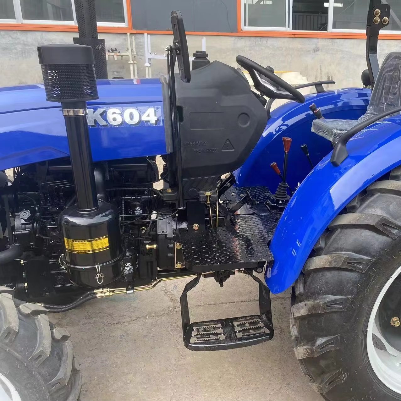 Multifunctional 4X4 Wheel 4WD 70HP 80HP 90HP 100HP Tractor Front Loader Farm Garden Tractor With Optional Parts