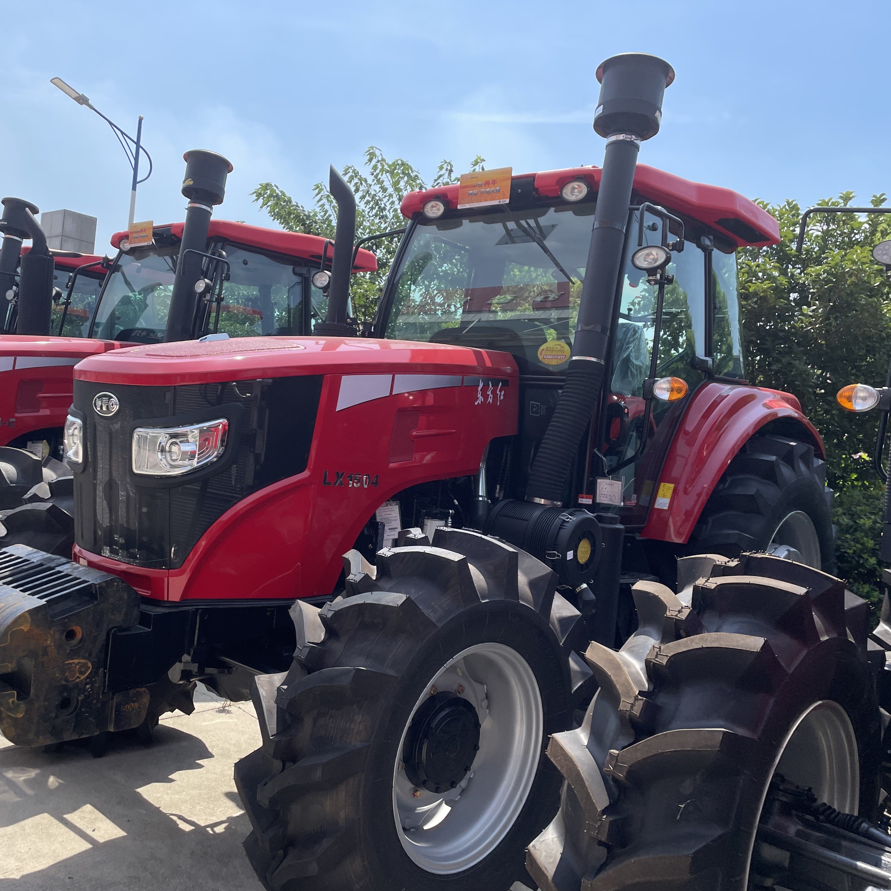 China Factory Directly Supply 4x4 Wheel Farm Tractor for Agriculture