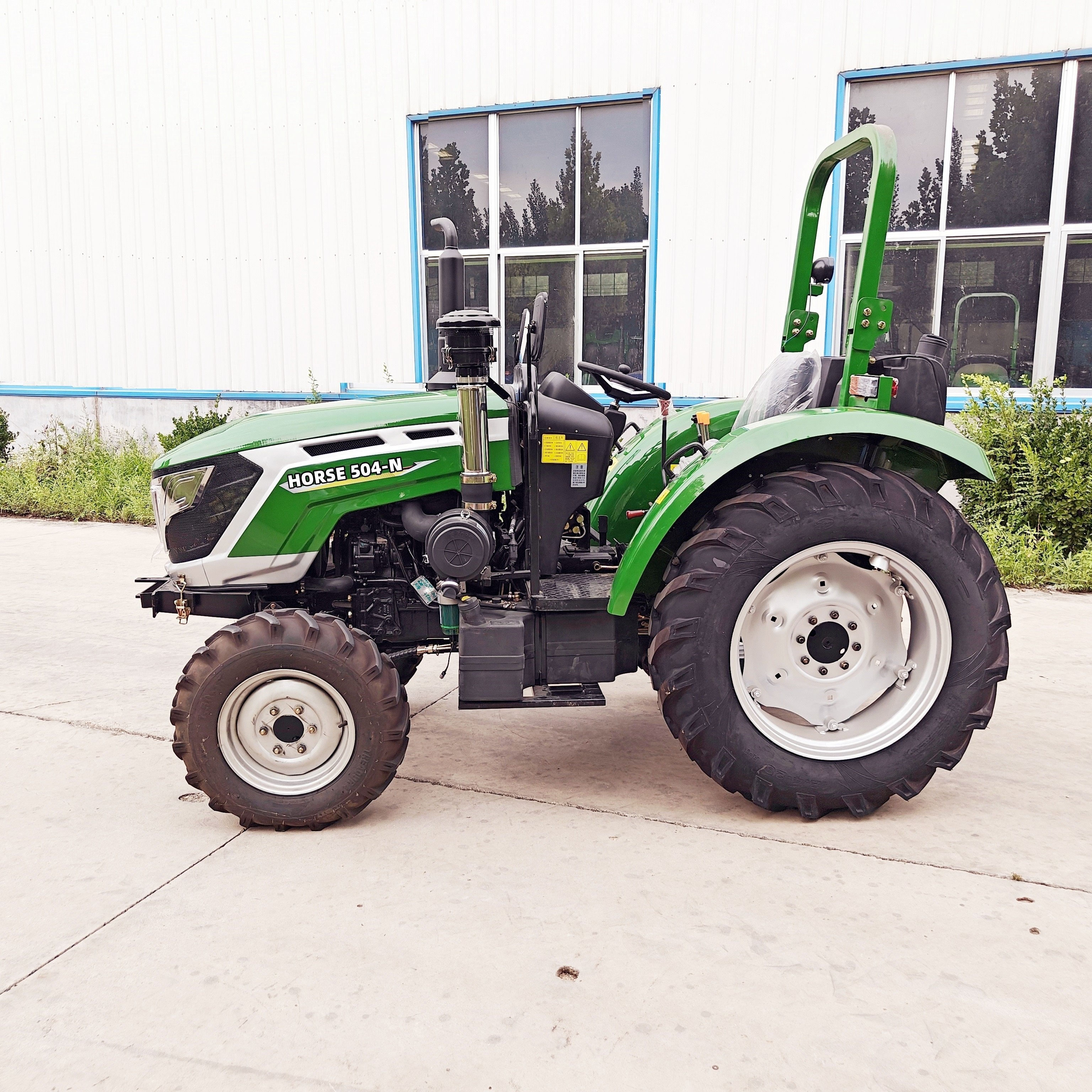 50 HP Small Mini Tractor With Mower Hydrostatic Tractors 50HP 4x4 Compact Tractor Multifuncional