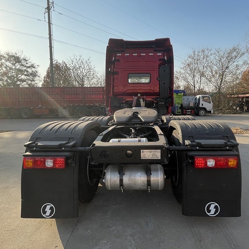 Focus on Exporting Shacman Automobile Delong X5000 Traction Vehicle Inventory New Car Exported to Russia Asia Tractors Prices