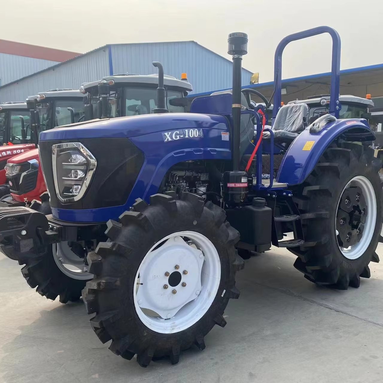 Farm Agricultural Machinery 704 70 HP 4 Wheeled Drive Tractor with ROPS