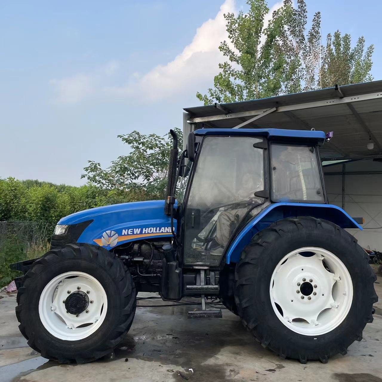 90hp 80hp 70hp Four-wheel Drive New a Holland SNH904 Second-Hand Tractor, Equipped With Air Conditioning
