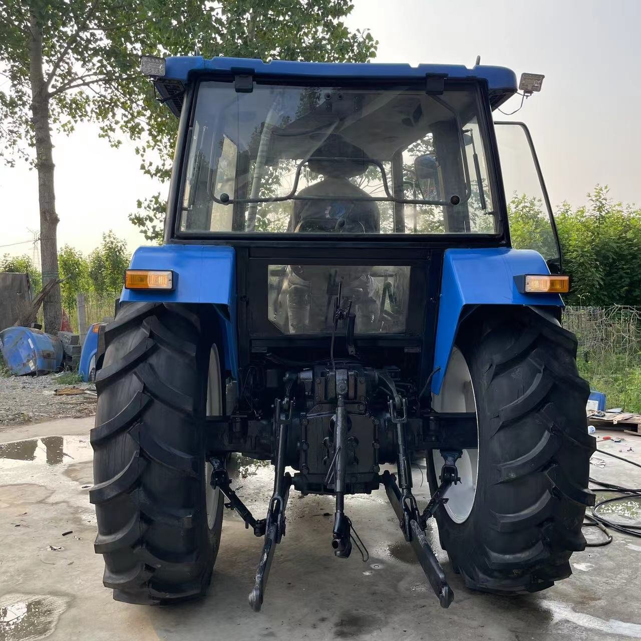90hp 80hp 70hp Four-wheel Drive New a Holland SNH904 Second-Hand Tractor, Equipped With Air Conditioning