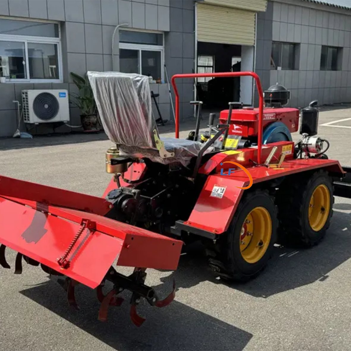 25 Horsepower Riding Four-wheel Drive Mini Tractor with diesel Power Rotary Tillage and Bulldozing Without Error