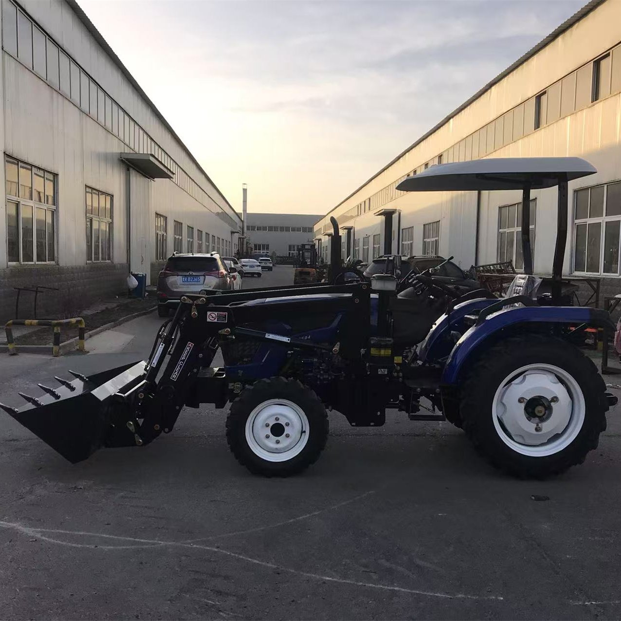 Wheeled Tractor Garden Tractor With EPA Certificate Agriculture Compact Lawn Farm Tractor