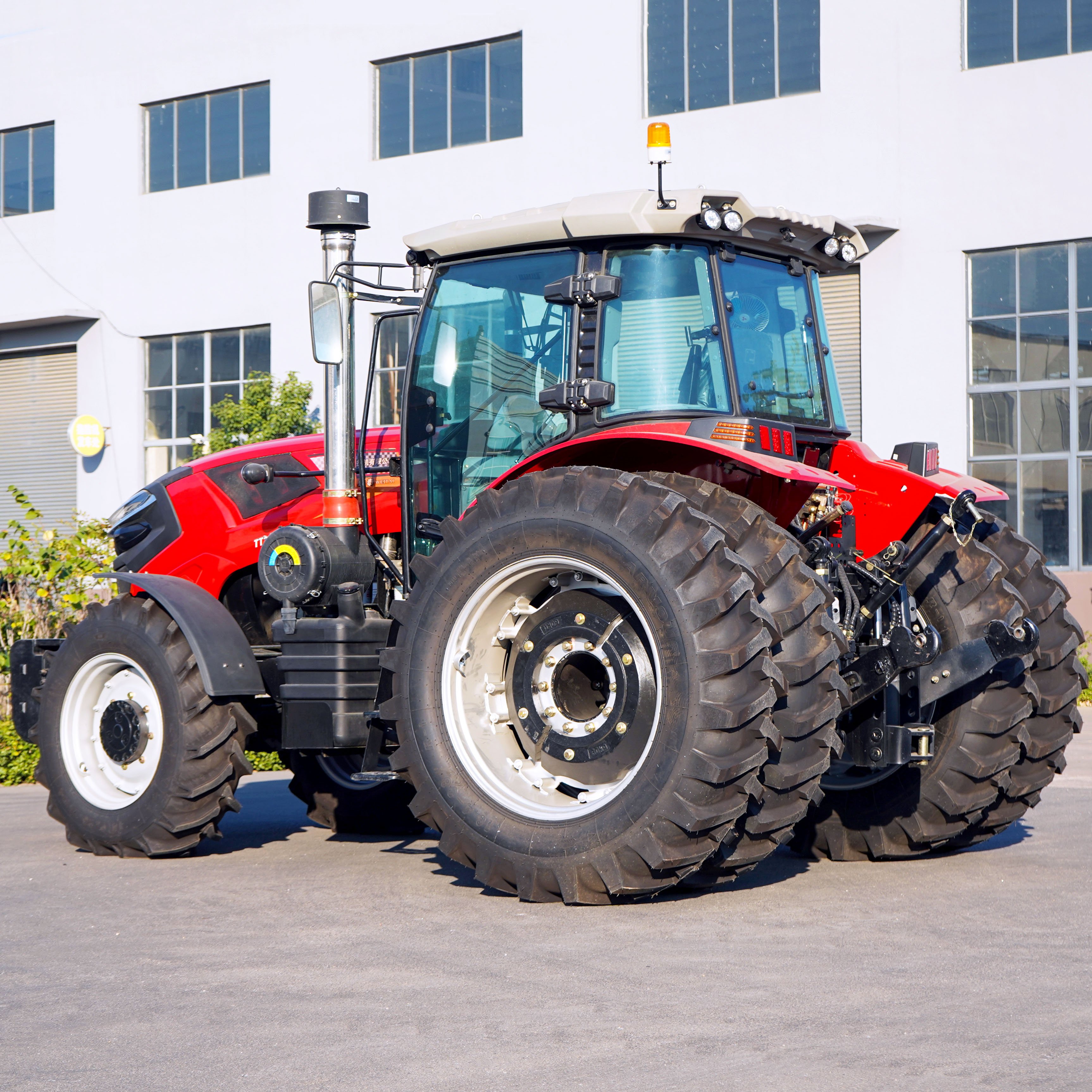 Manufacturer Direct Sales Mini Tractor 4x4 Agricultural 180hp Mechanical Tractor