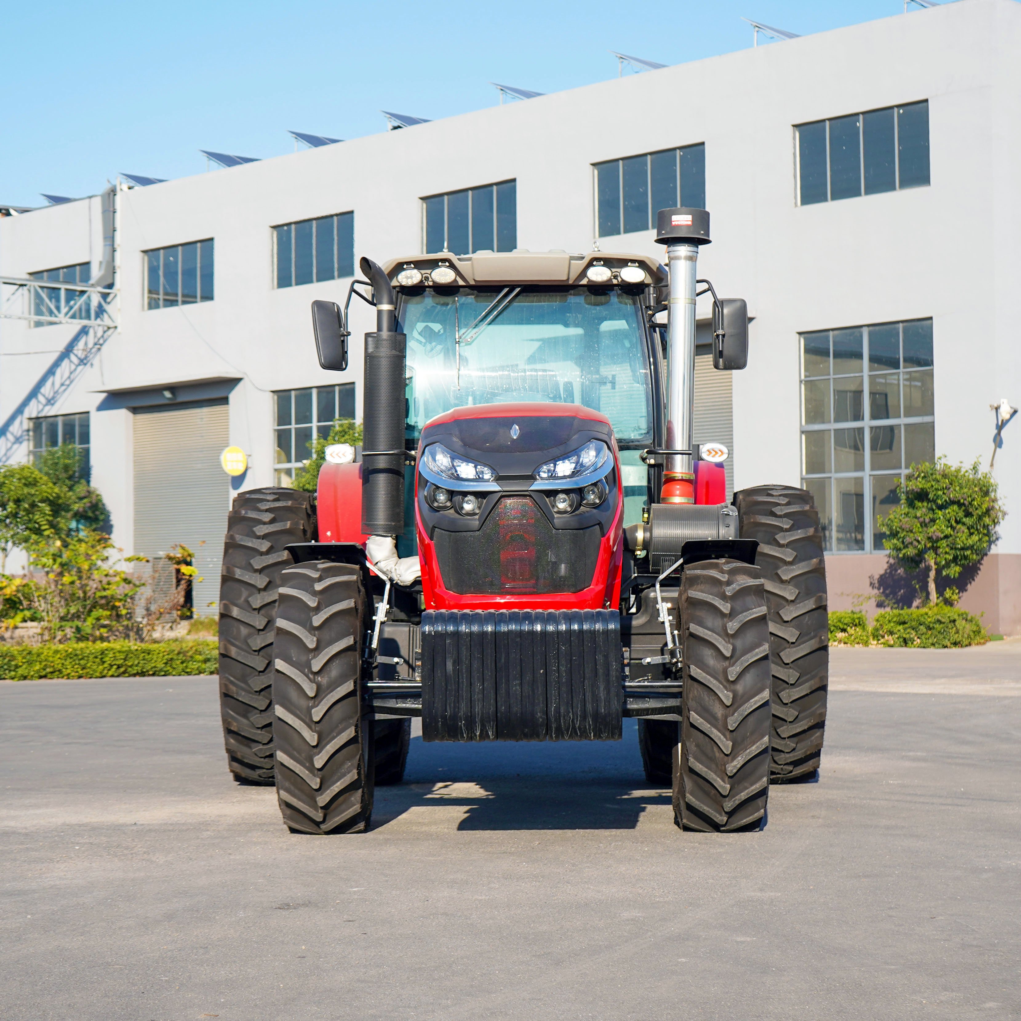 Manufacturer Direct Sales Mini Tractor 4x4 Agricultural 180hp Mechanical Tractor