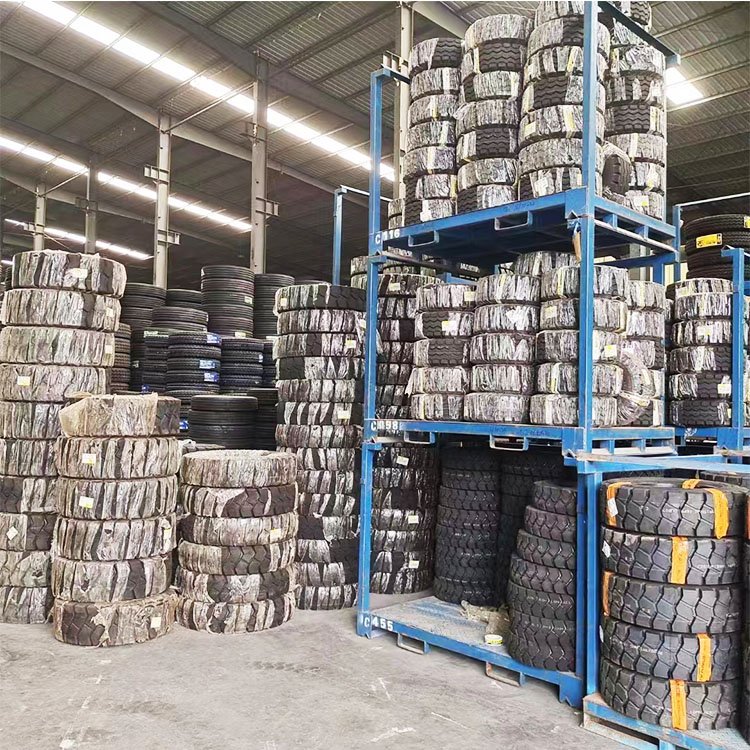 Forestry Skidder Tyre R-1 30.5-32 28L-26 24.5-32 LS-2 Forestry Equipment Tires Agricultural Tractor Tires