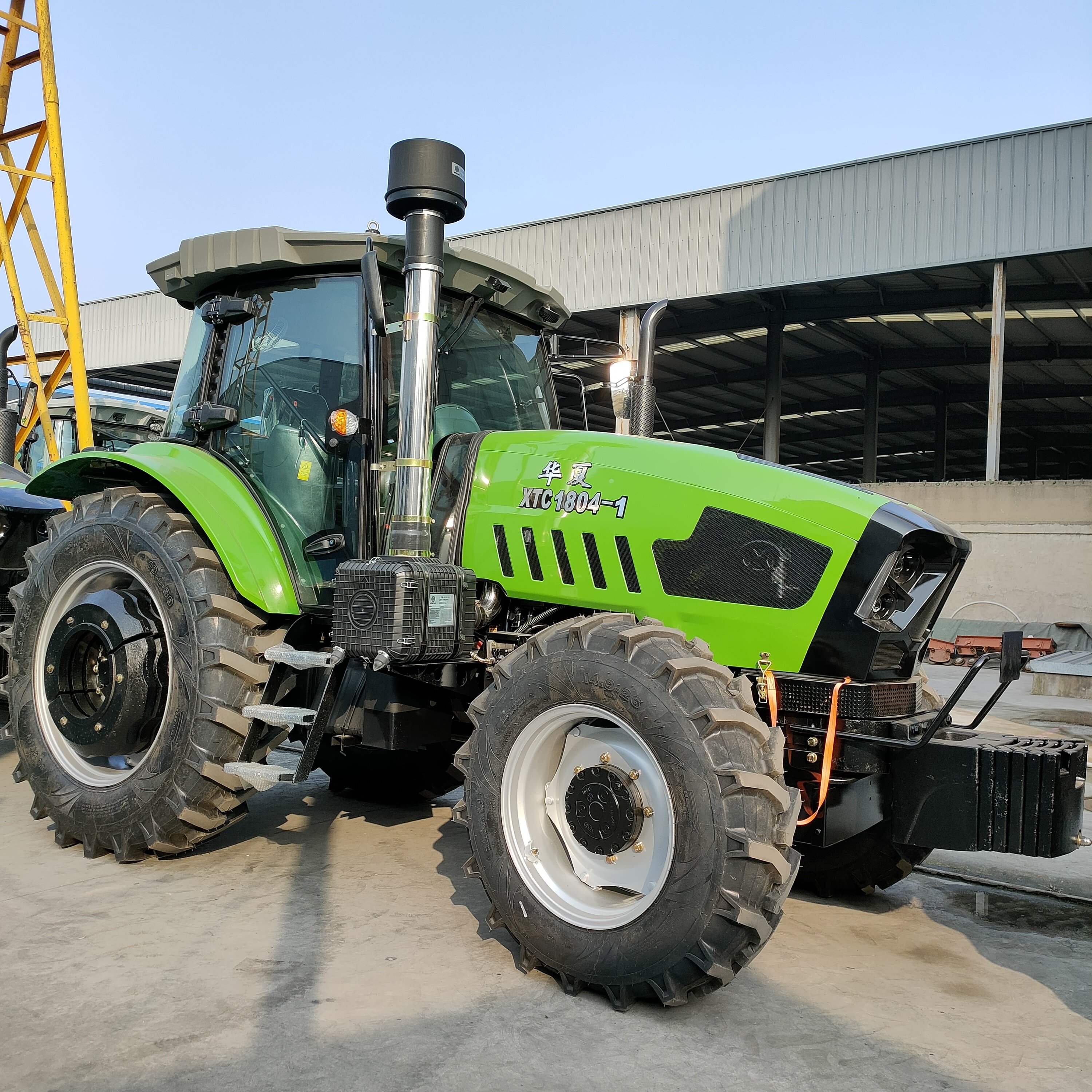 Farm Tractors 4x4 180hp AC Cabin Traktor diesel Engine Trator for Agriculture Traktor