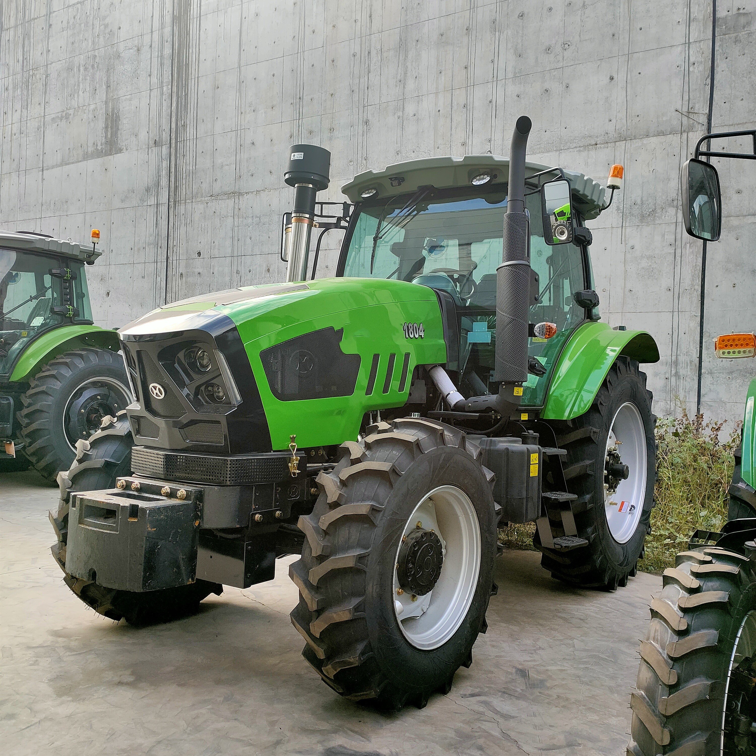 Farm Tractors 4x4 180hp AC Cabin Traktor diesel Engine Trator for Agriculture Traktor