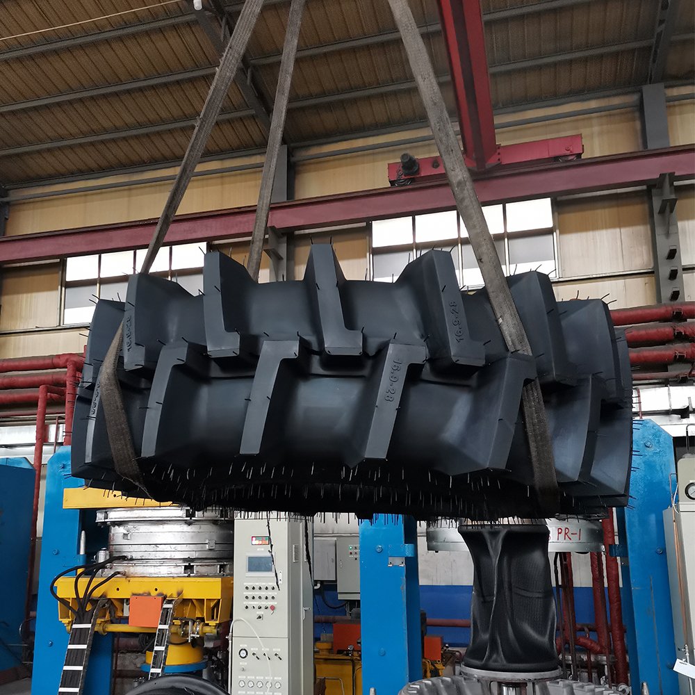 Agriculture Tire RG-114 PADDY HANMIX Brand Made in China Farm Paddy Transplante Wheels Solid Tyres for Tractor and Harvester