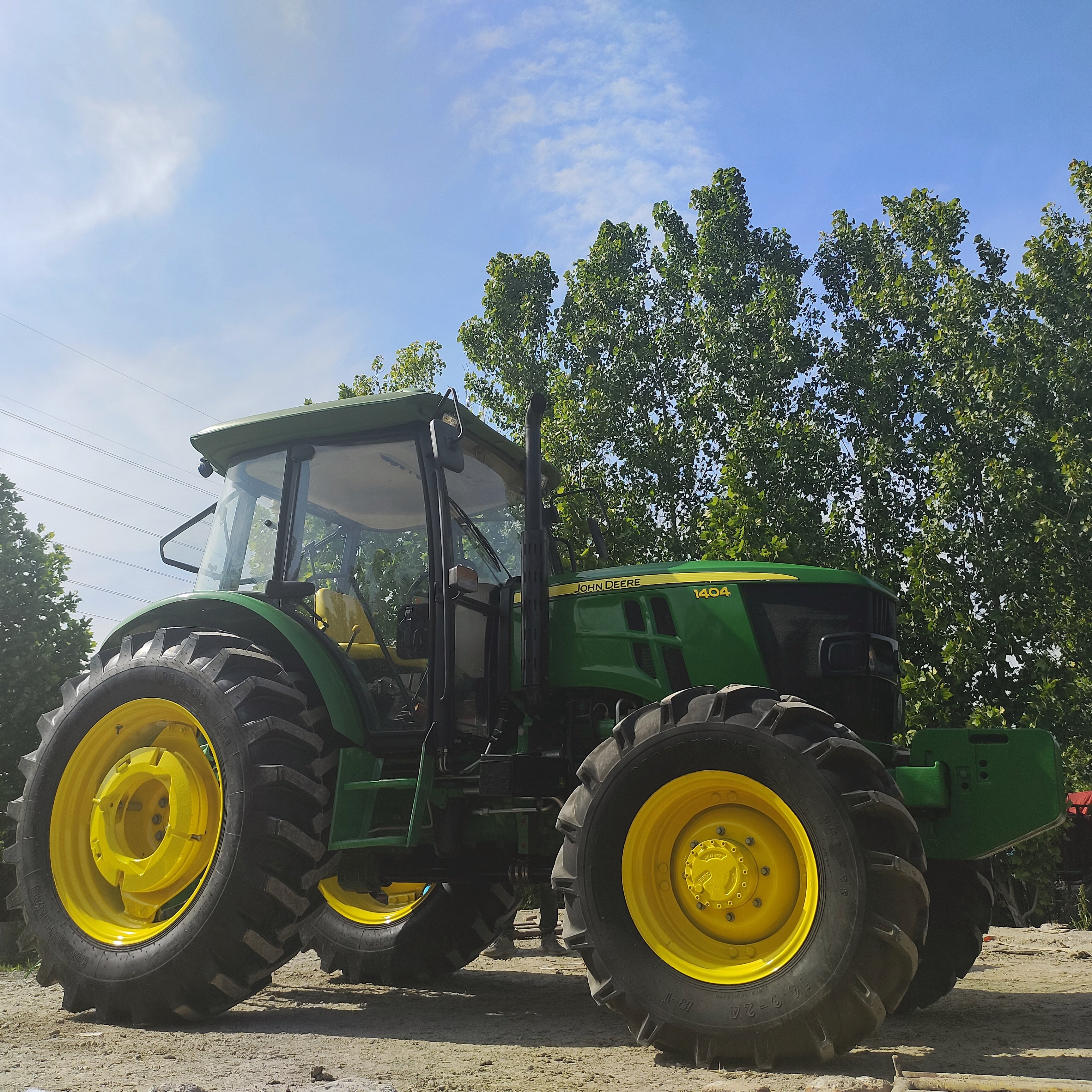 New John Dee 140HP Tractor Jon Deer 250HP Farm Machinery Farm Tractor