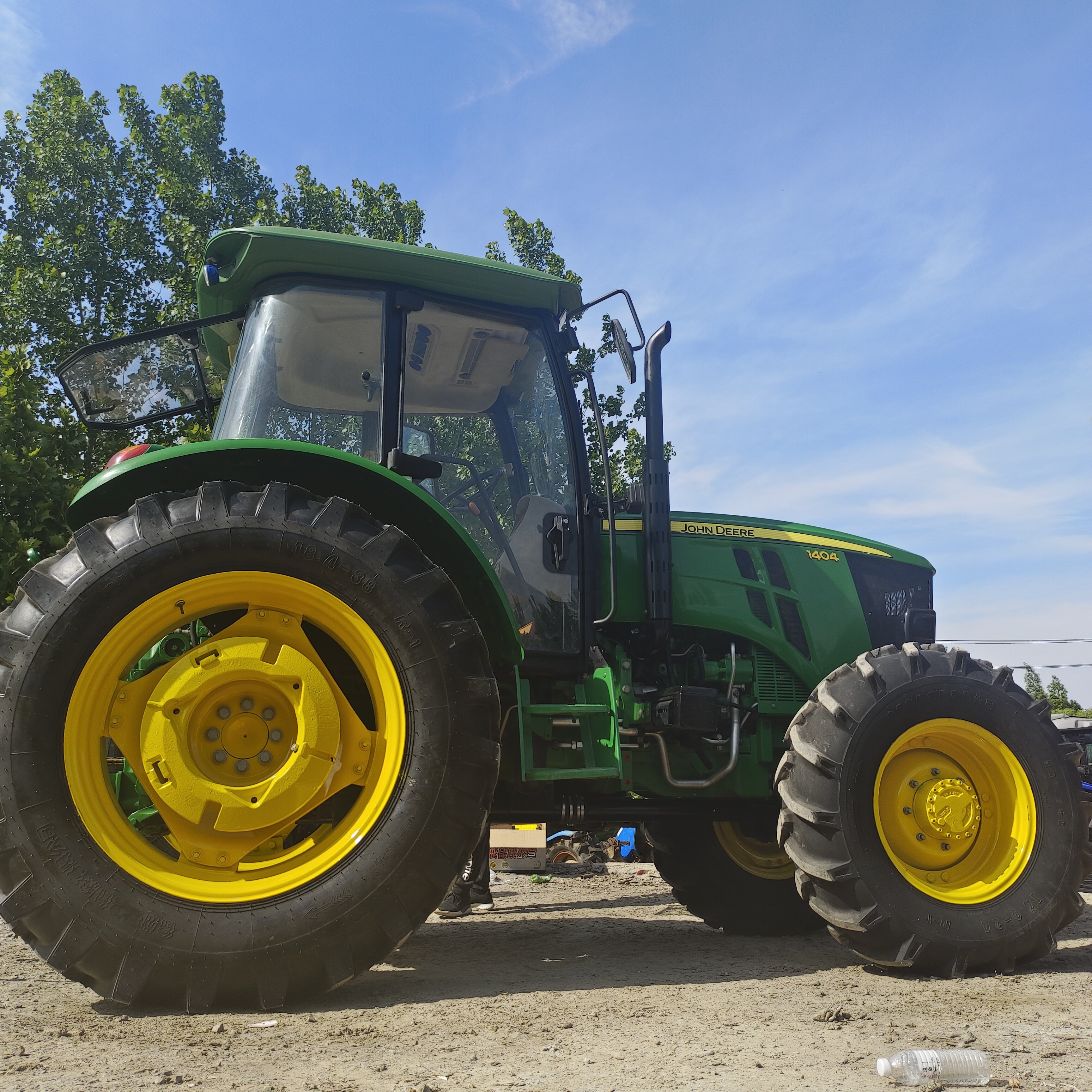 New John Dee 140HP Tractor Jon Deer 250HP Farm Machinery Farm Tractor