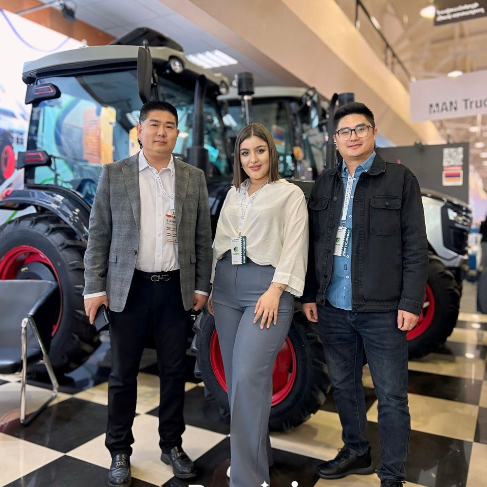 TAVOL 70HP 4WD Wheel Tractor Farm Equipment with Core Components Engine Motor Pump Gear Gearbox Bearing