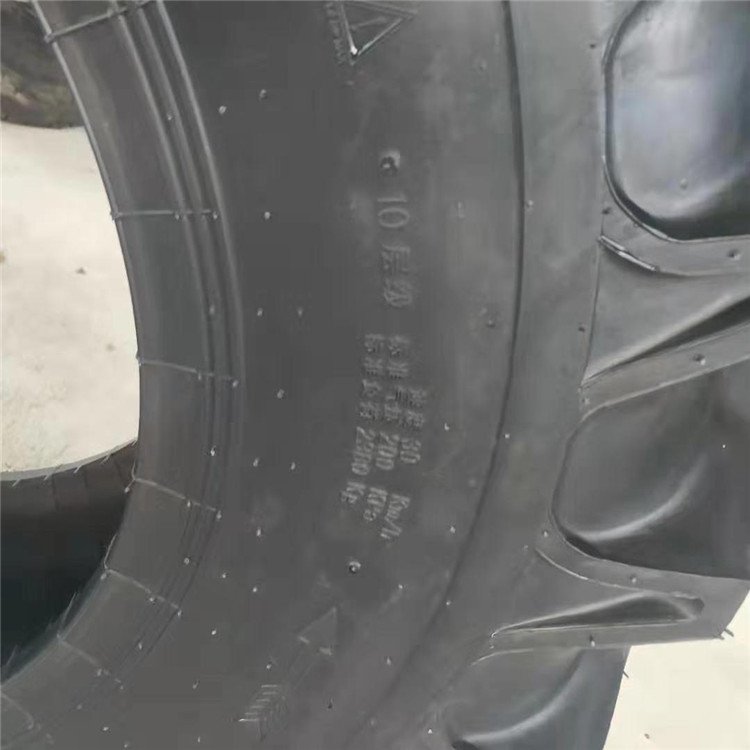 Radial Tractor Tyres 30.5-32 24.5-32 23.1-26 20.8-38 16.9-28 R-1 Agricultural Tractor Pneumatic Tire