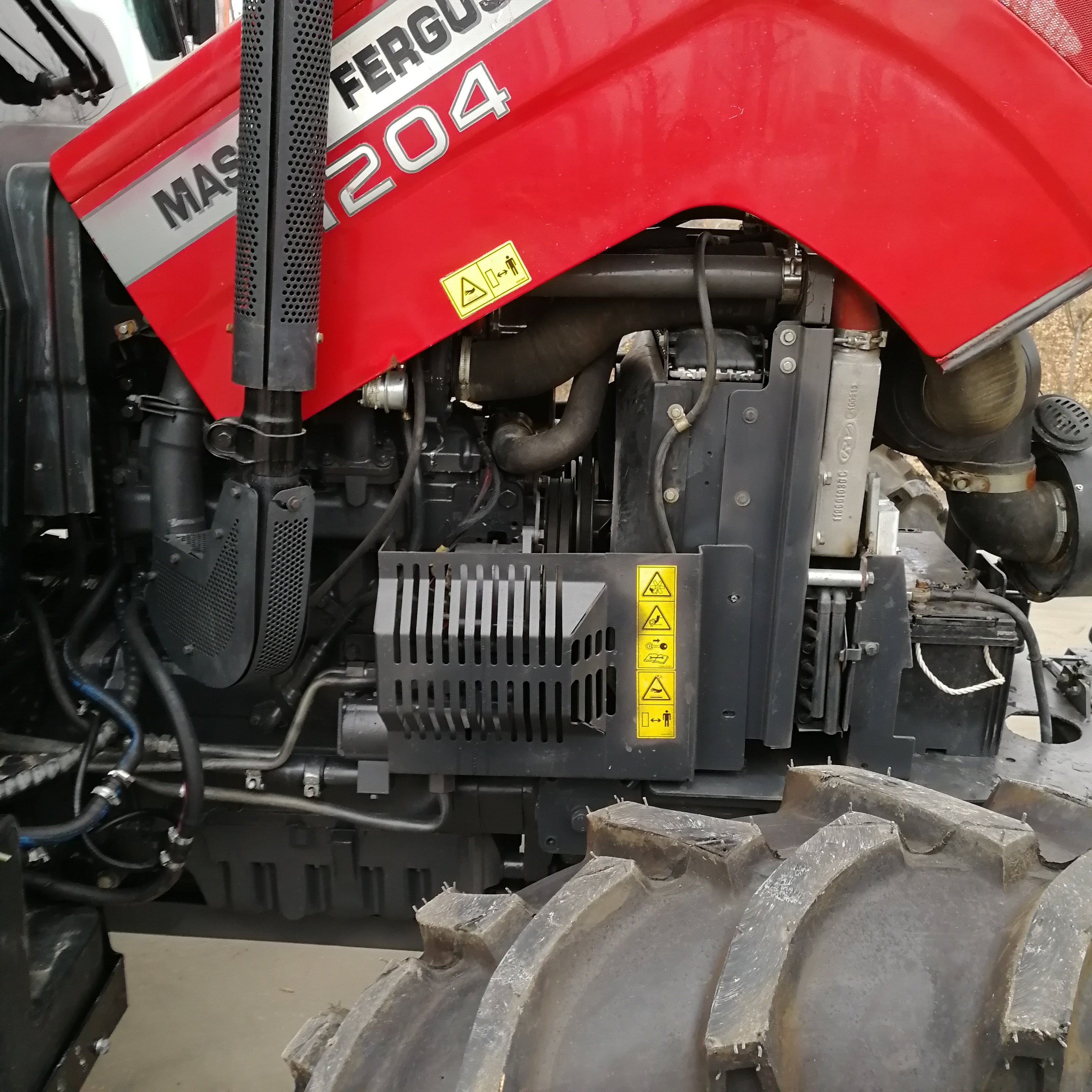 Used Tractor Massey Ferguson Xtra 1204 120HP 4WD Wheel Farm Orchard Compact Tractor Agricultural Machinery Equipment MF385MF290