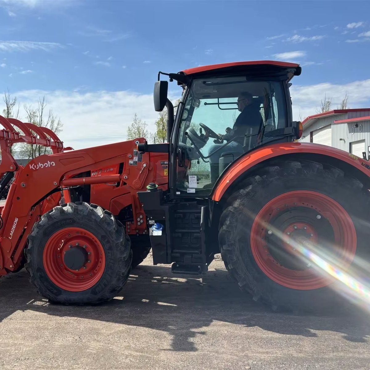 Original 30-180hp 4WD Kubota Tractor 120HP Agriculture Farm Tractor with Kubota Diesel Engine 4x4 Drive Type