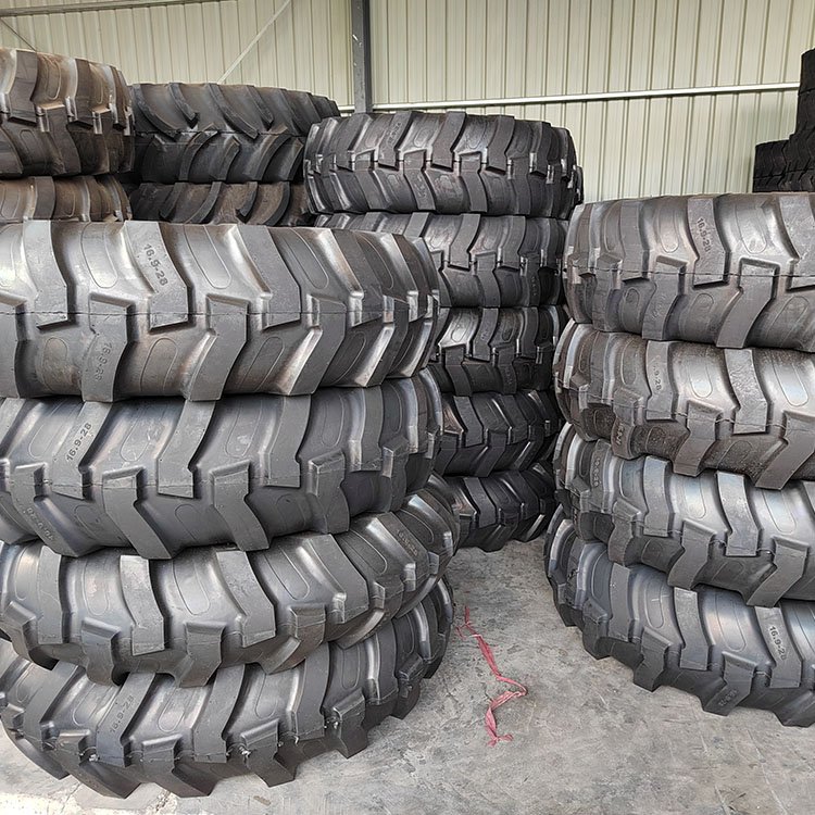 Low Price Industrial Tires R4 Pattern 16.9-24 18.4-26 16.9-28 17.5L-24 18.4-24 for BACKHOE LOADER TRACTOR