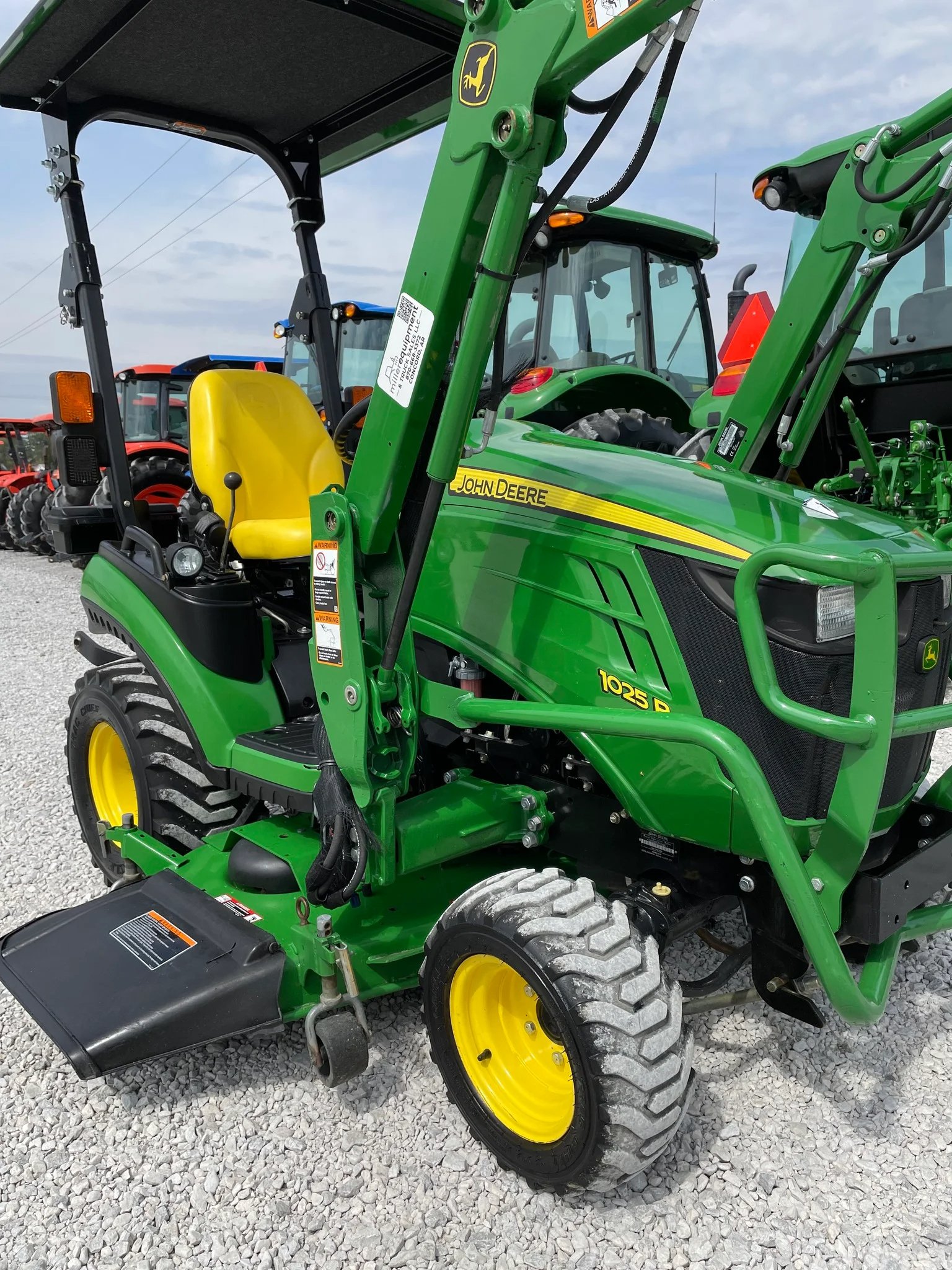 Original John Deeree 1025R 4x4 25 HP Tractor Cheap Price 4WD Wheel Tractor John Deeree