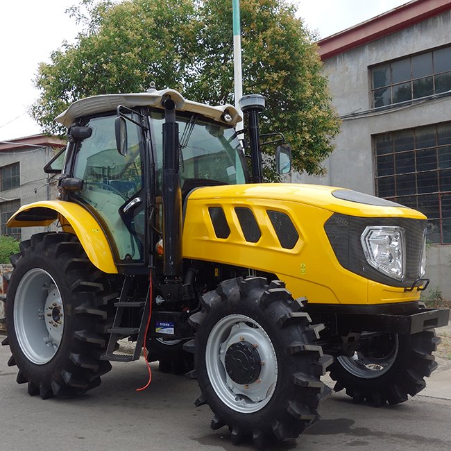 Hot Sale Large QLN-1504 Heavy Duty Farm Tractor 150HP Four Wheel Drive Agricultural Tractor With Disc Harrow Price in Kyrgyzstan
