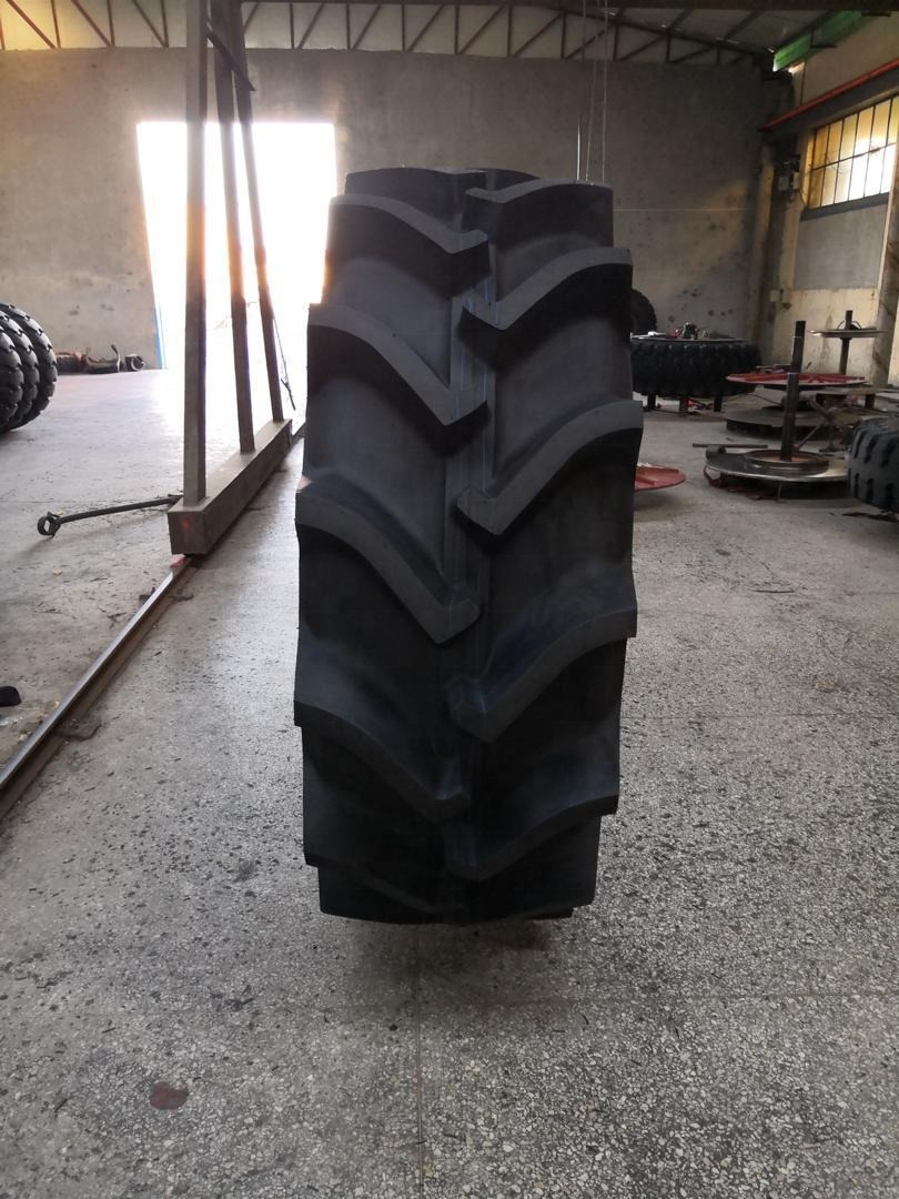 Wholesale Agriculture Tractor Tyre High Quality R2 Tires for Rice Field Use Nylon Paddy Tire 23.1-30 231-30 231 30 231X30