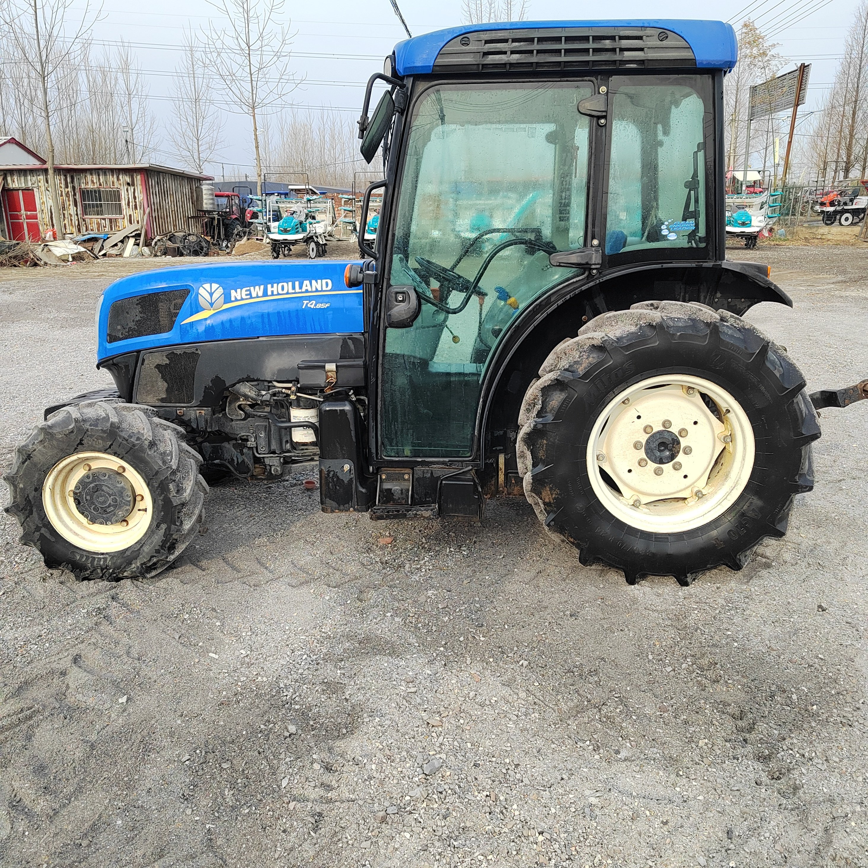 Used Tractors N Holland T4 85F 4x4wd Mini Compact Tractor Agricultural Machinery Equipment Small Farm Wheel Tractor