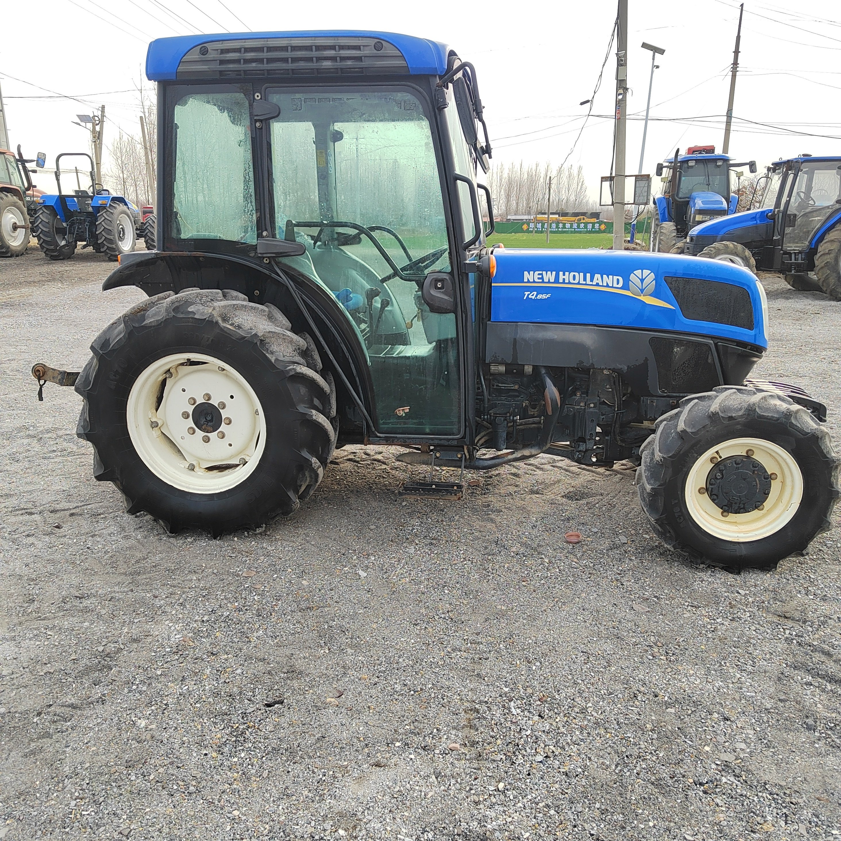 Used Tractors N Holland T4 85F 4x4wd Mini Compact Tractor Agricultural Machinery Equipment Small Farm Wheel Tractor