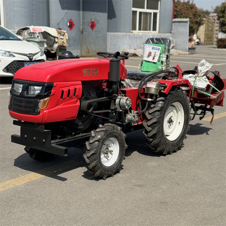 Hot Selling Agricultural Tractor 4X4 Large Fuel tank Efficient Engine Agricultural Four-wheel Tractor