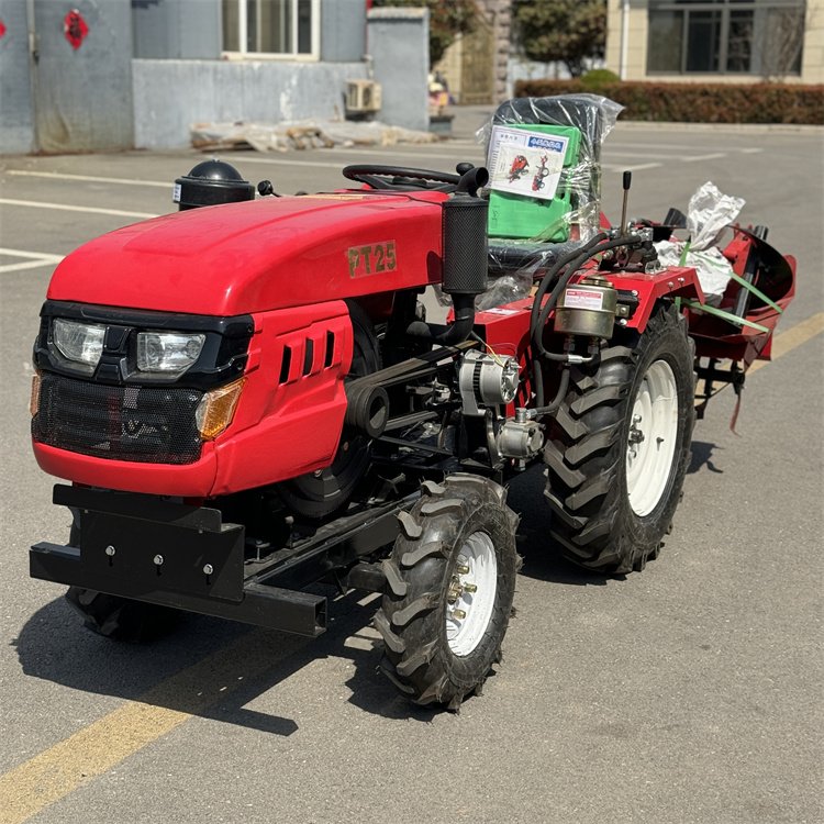 Hot Selling Agricultural Tractor 4X4 Large Fuel tank Efficient Engine Agricultural Four-wheel Tractor