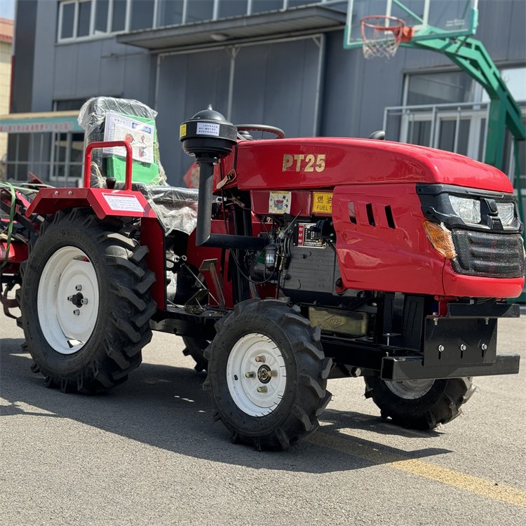 Hot Selling Agricultural Tractor 4X4 Large Fuel tank Efficient Engine Agricultural Four-wheel Tractor