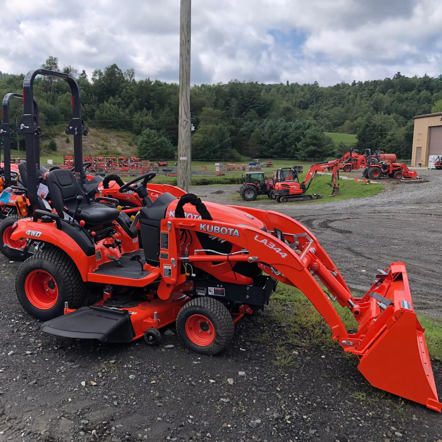 Kubota 4X4WD Mini Tractor with Loader Farming Equipment New/Used Agricultural Machinery Sale Cheap Price Core Components Engine