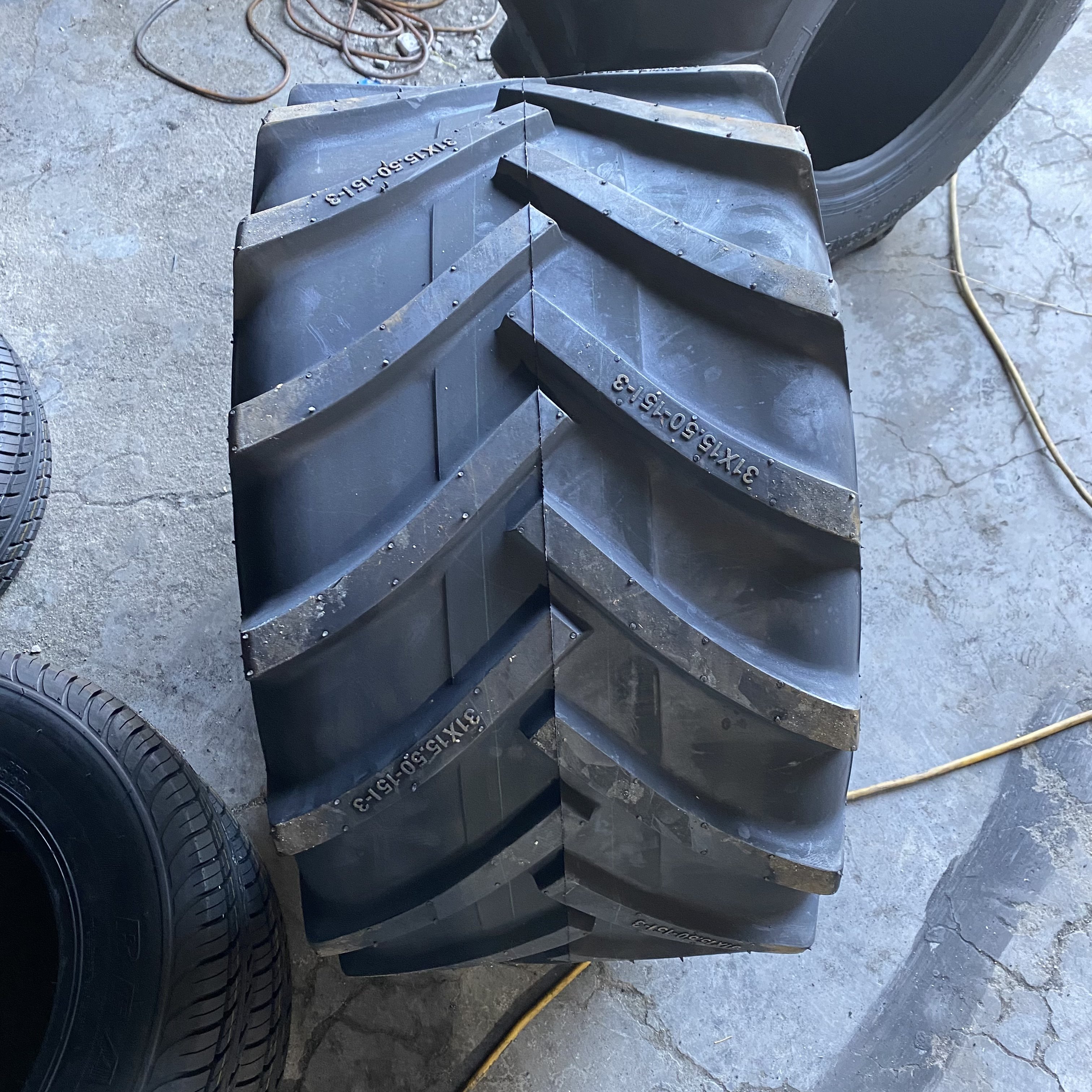 Agricultural Tractor Tires 26x12.00-12 31x15.5-15 29x12.5-15 Farm Tires