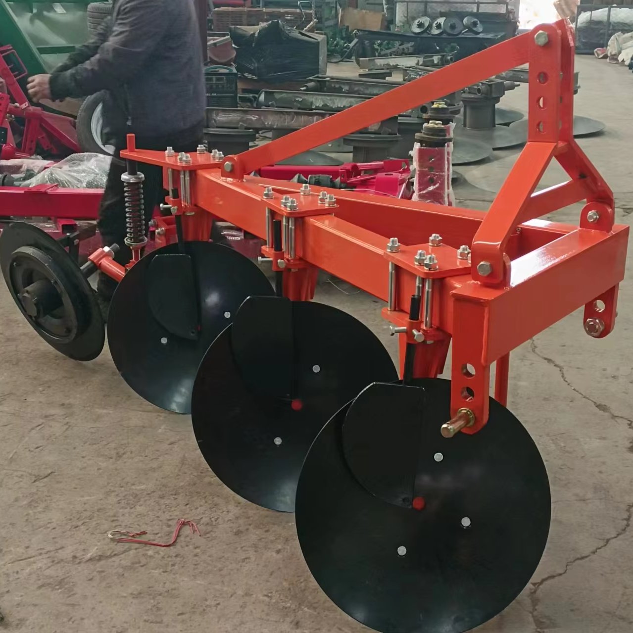 New Four-Wheel Tractor Disc Plough Single-Way Efficient Agricultural Machine Gearbox Gear Farm Use Rotatable Disc Plow