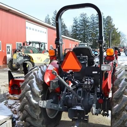 Massey Ferguson 120HP 4x4WD Tractor for Agriculture Used Agricultural Machinery Equipment Dozer Blade Included Engine Motor Pump
