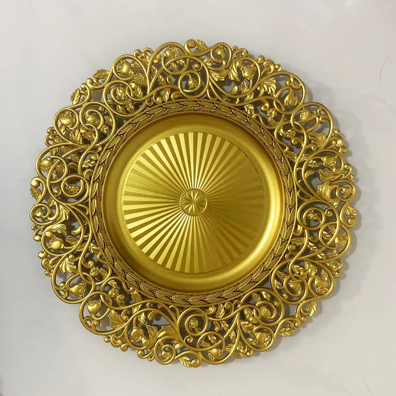 New Arrival One Side Plating Finishing 13 Inch Charger Dinner Plates with Gold Rim for Wedding Decoration