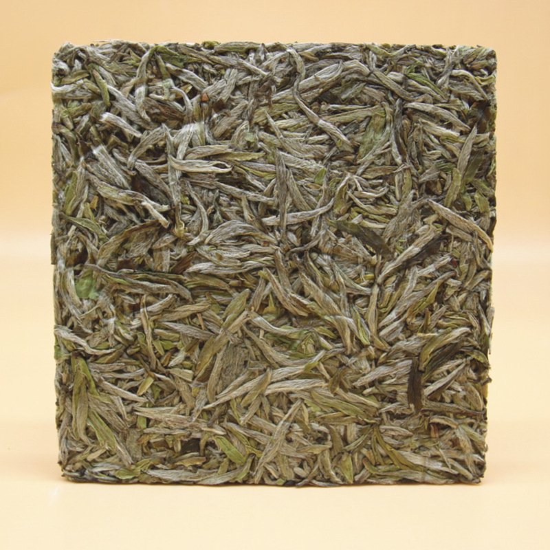 Factory Direct 2020 Fuding White Tea Premium Loose Silver Needle Tea Brick 100g with Customizable Packaging in Bottle