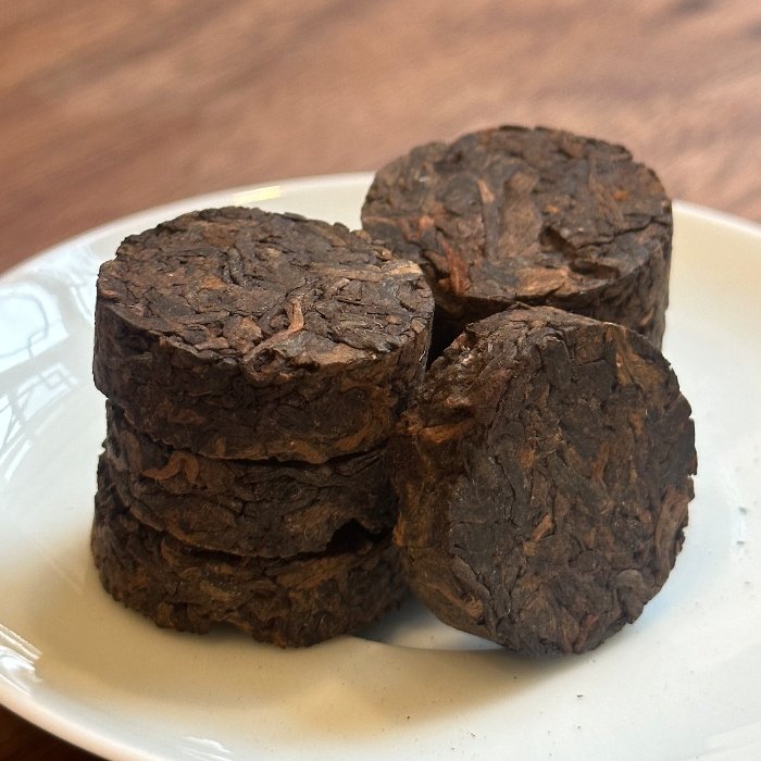 OEM naturally Wholesale Yunnan ripe Pu erh tea cakes portable bulk yunnan pu'er tea custom small package