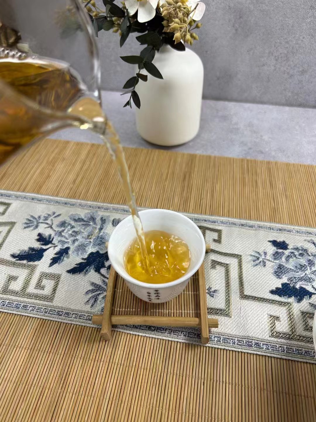 Wholesale 2017 Old Shou Mei Tight Cake Organic Chinese White Tea Fuding Slimming Tea Customized Packaging Grams