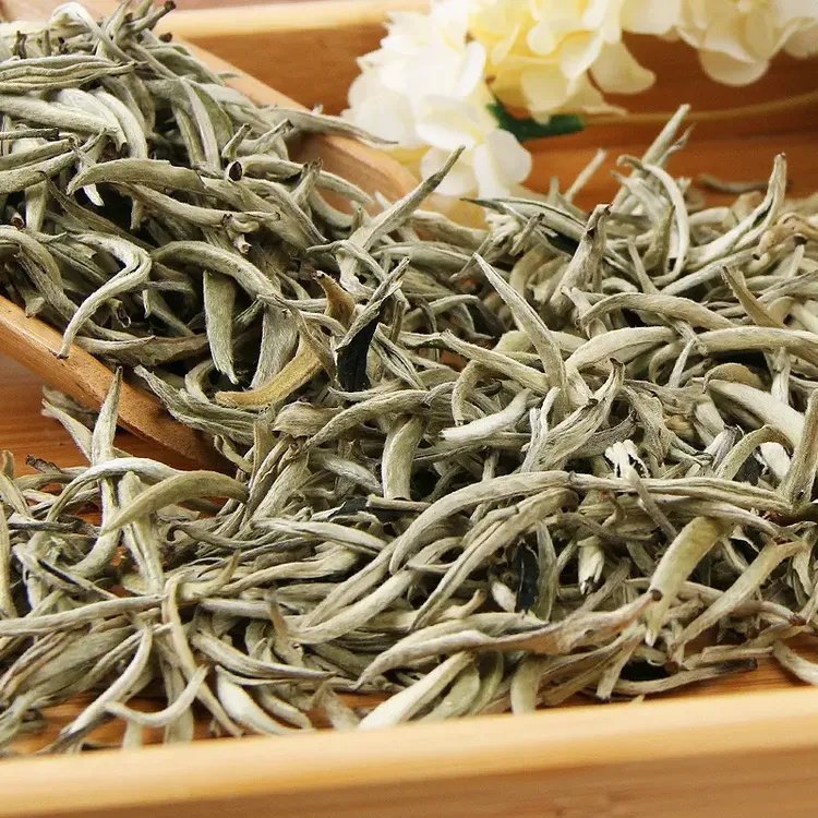 Manufacturer Yunnan Silver Needle White Tea China Yunnan Silver Needle Delicious Organic slimming White Tea 500g per piece