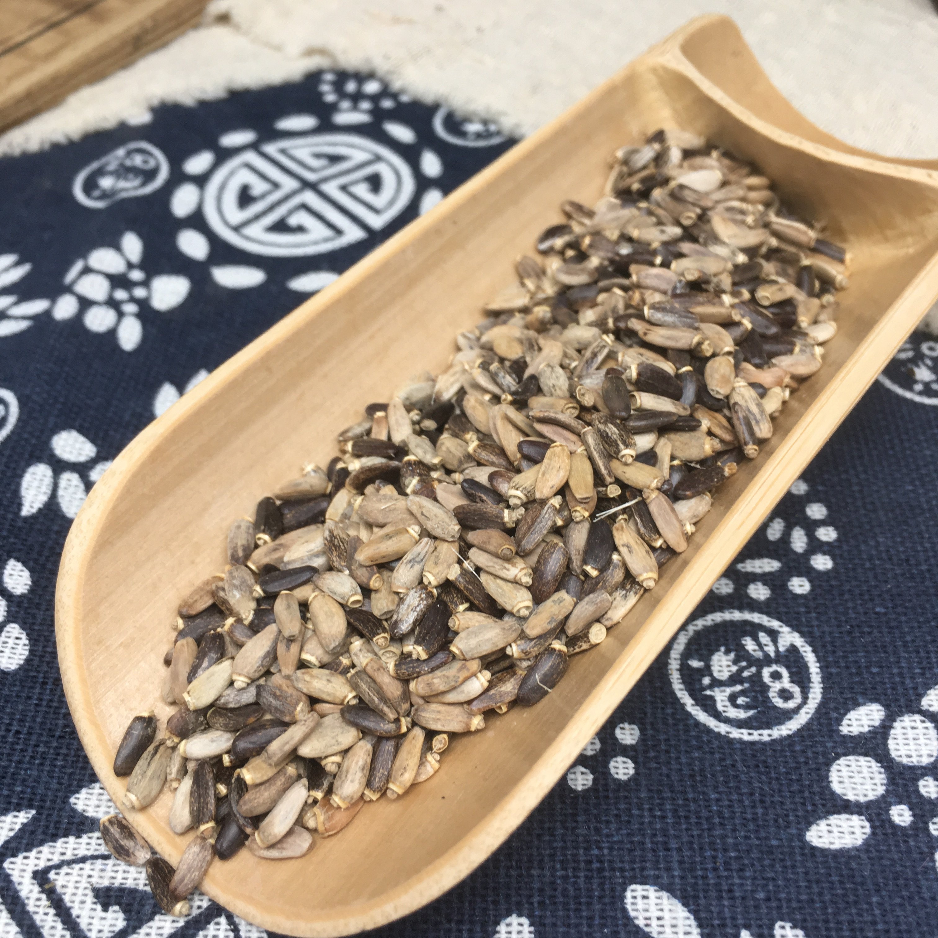 Milk thistle seeds food grade Chinese herbal medicine raw materials can be powdered Silybum marianum seed milk thistle