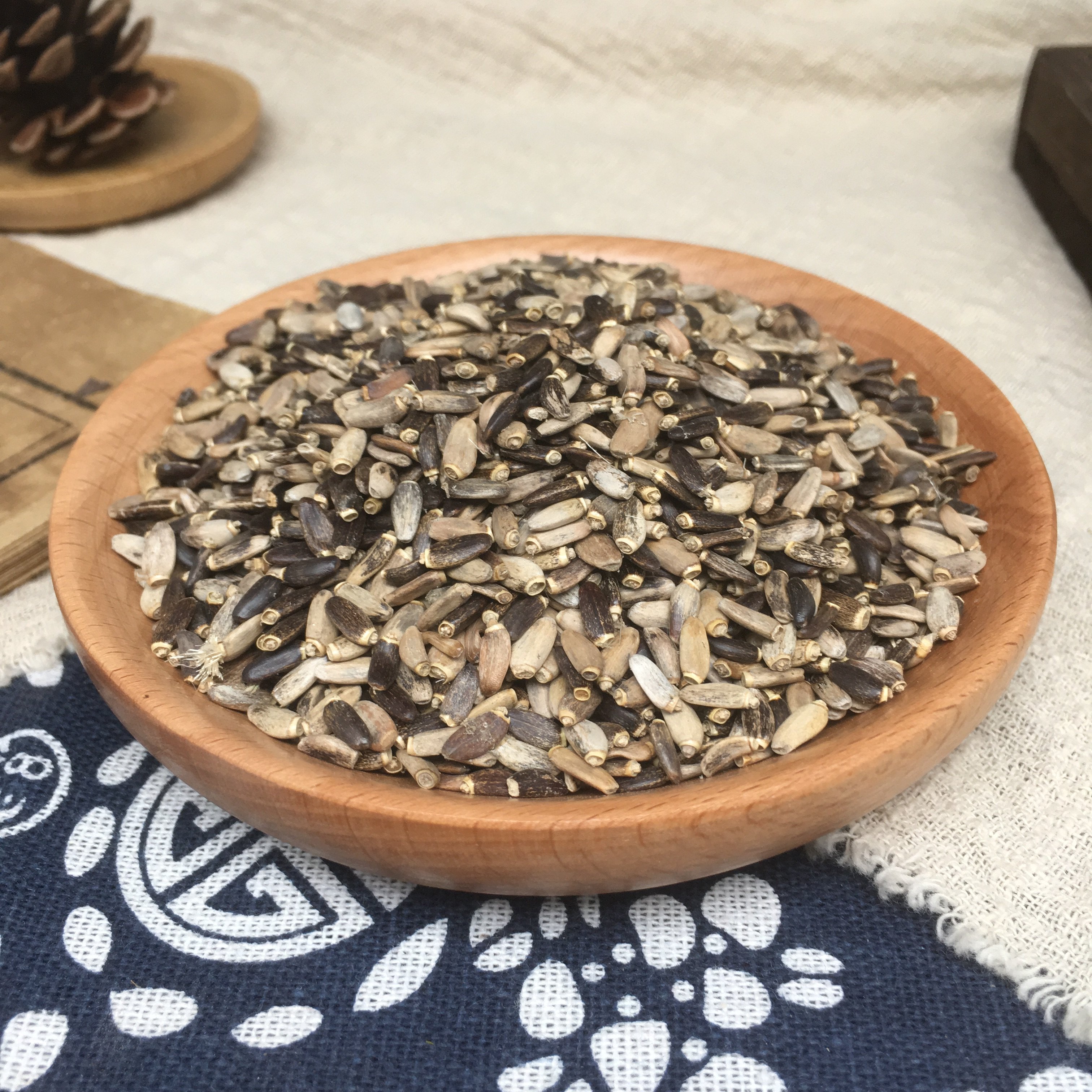 Milk thistle seeds food grade Chinese herbal medicine raw materials can be powdered Silybum marianum seed milk thistle