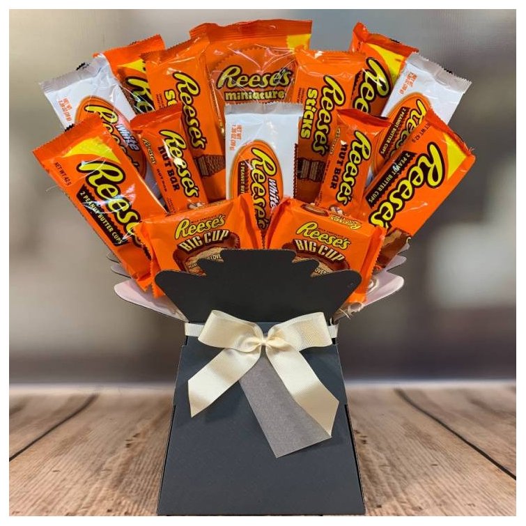 Reese's Chocolate Lovers / Reese's Colliders Chopped / Reese's Creamy HERSHEY'S Milk Chocolate & REESE'S Piece Candy bar