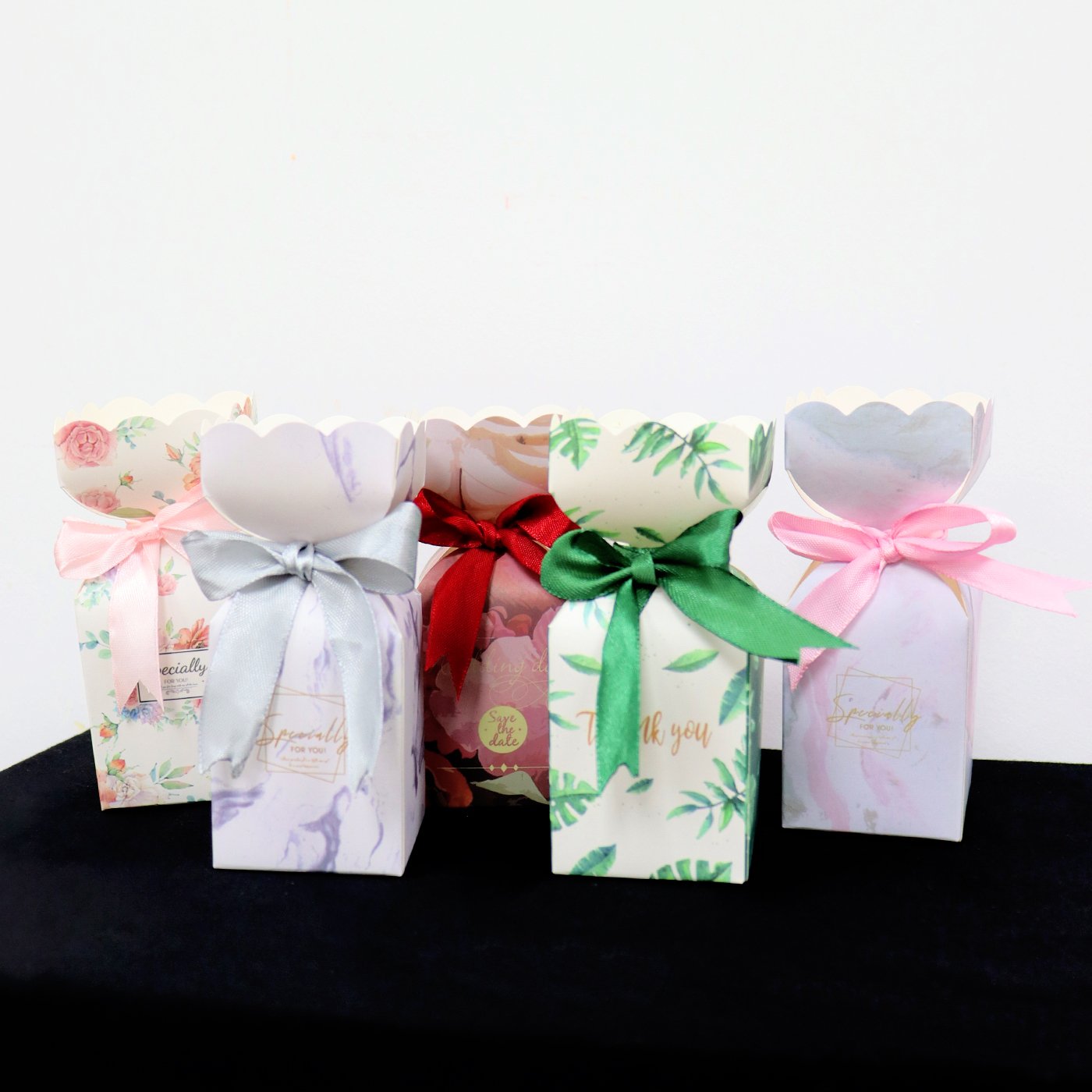 Custom wedding gift mini chocolate packaging. wedding candy gift box for guest